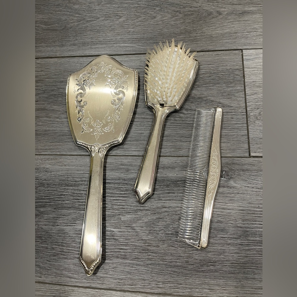 Elegant Silver Vanity Set